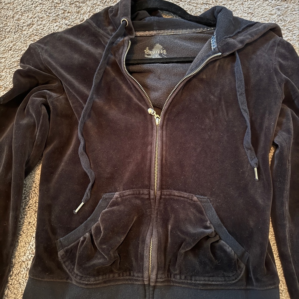 vintage women’s velour zip up
